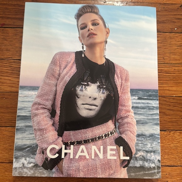 BTS Vogue Korea Jan 2022 special edition - Picture 2 of 3